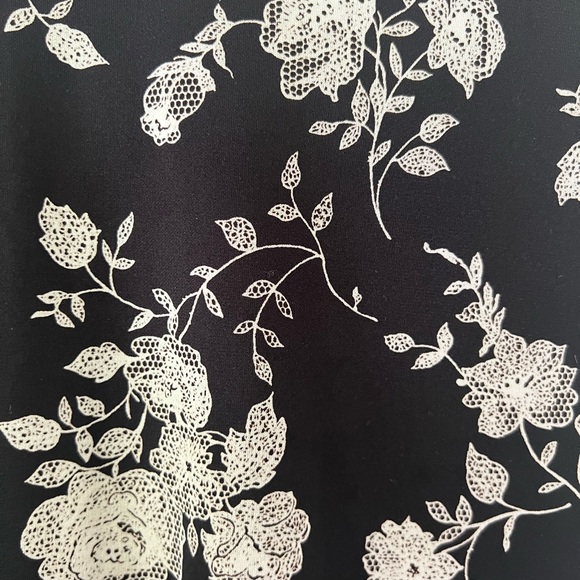 Vintage Black Floral Print V-Neck Maxi Dress - Picture 4 of 4